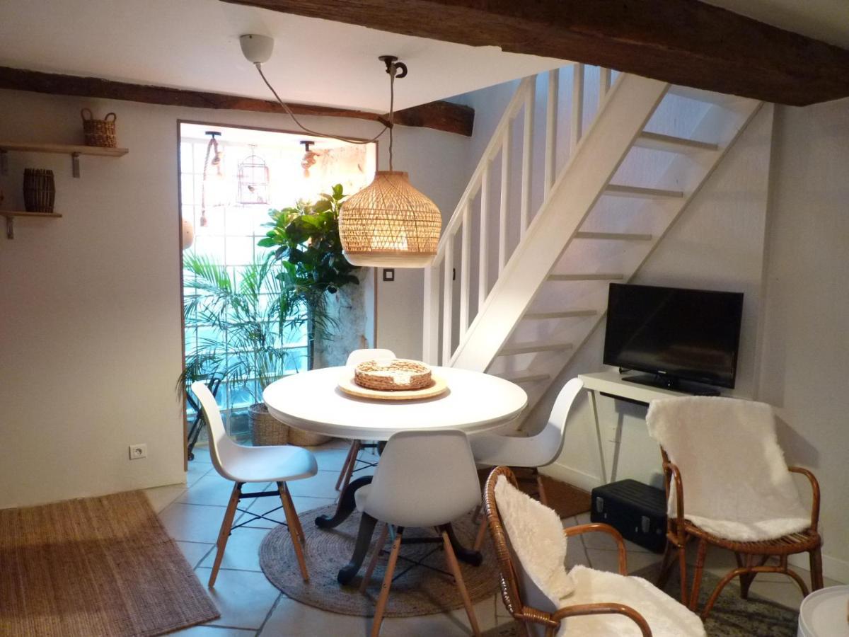 La Petite Maison Carre Talant Екстер'єр фото